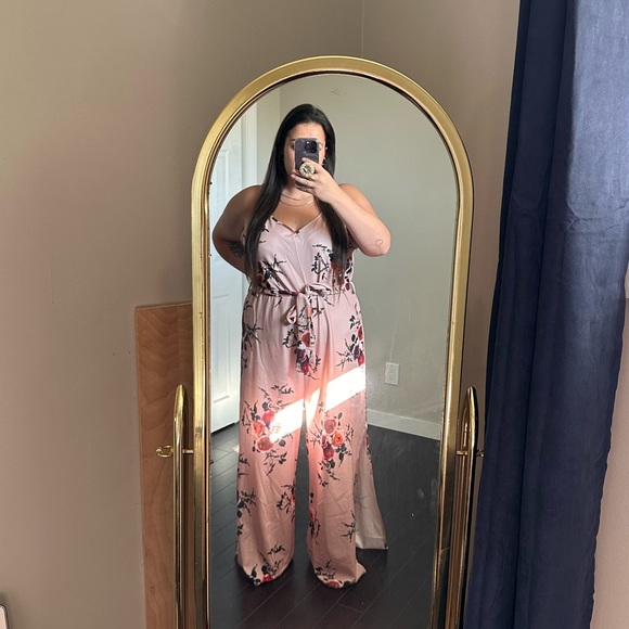 🔥 NWOT | Ladies Floral Jumpsuit - Picture 1 of 9